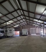 Nieuwe foto binnen schuur.jpg